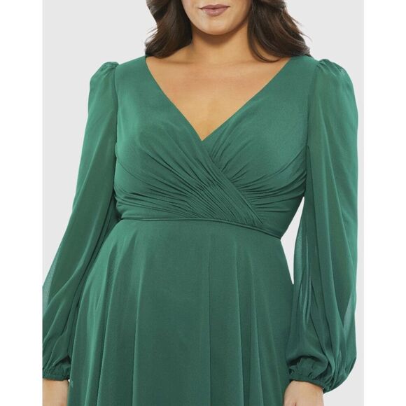 Mac Duggal NWT Chiffon Bishop Sleeve Surplice Dress in Emerald Size 14W - Picture 2 of 8
